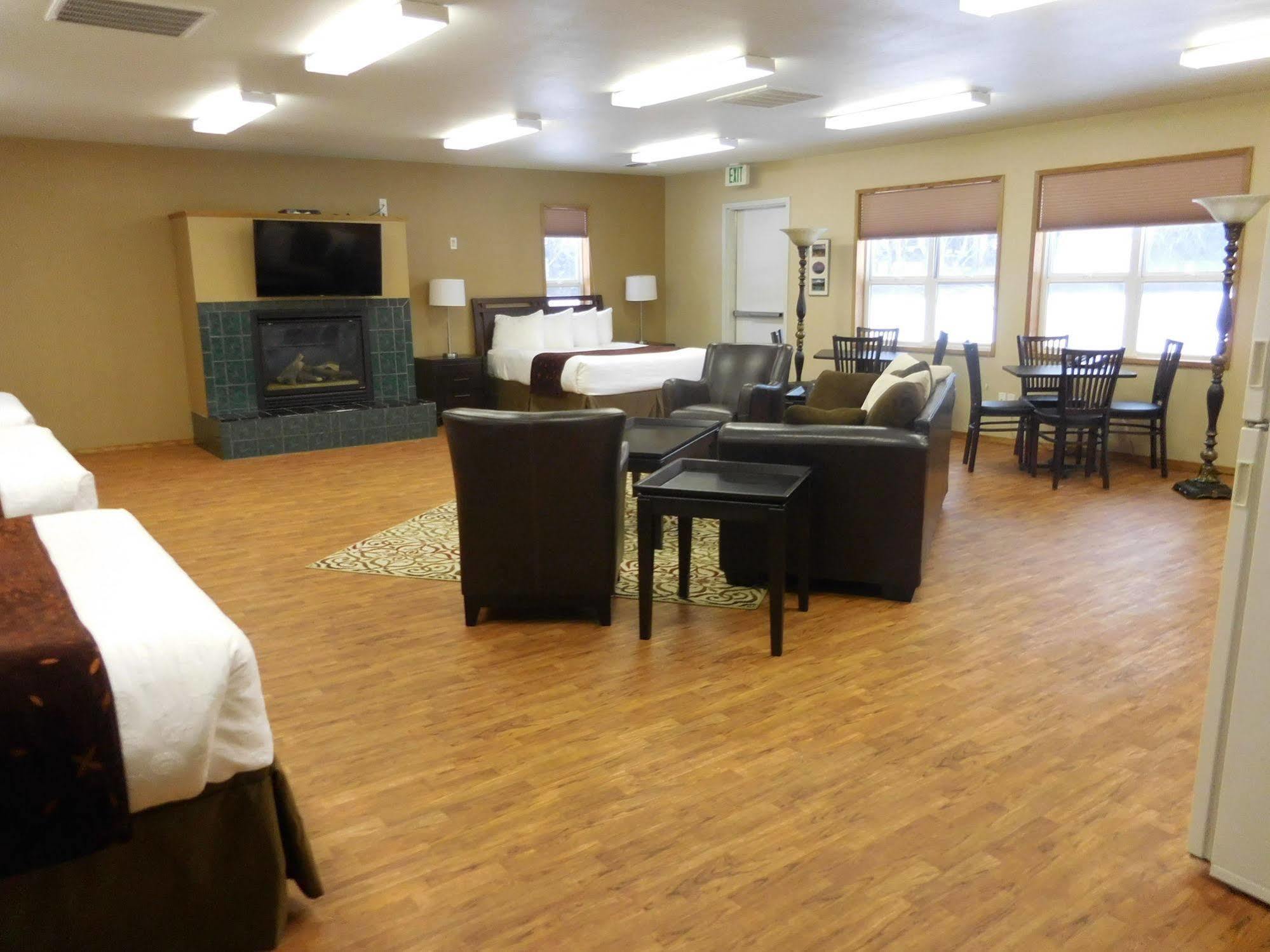 Cowlitz River Lodge パックウッド エクステリア 写真